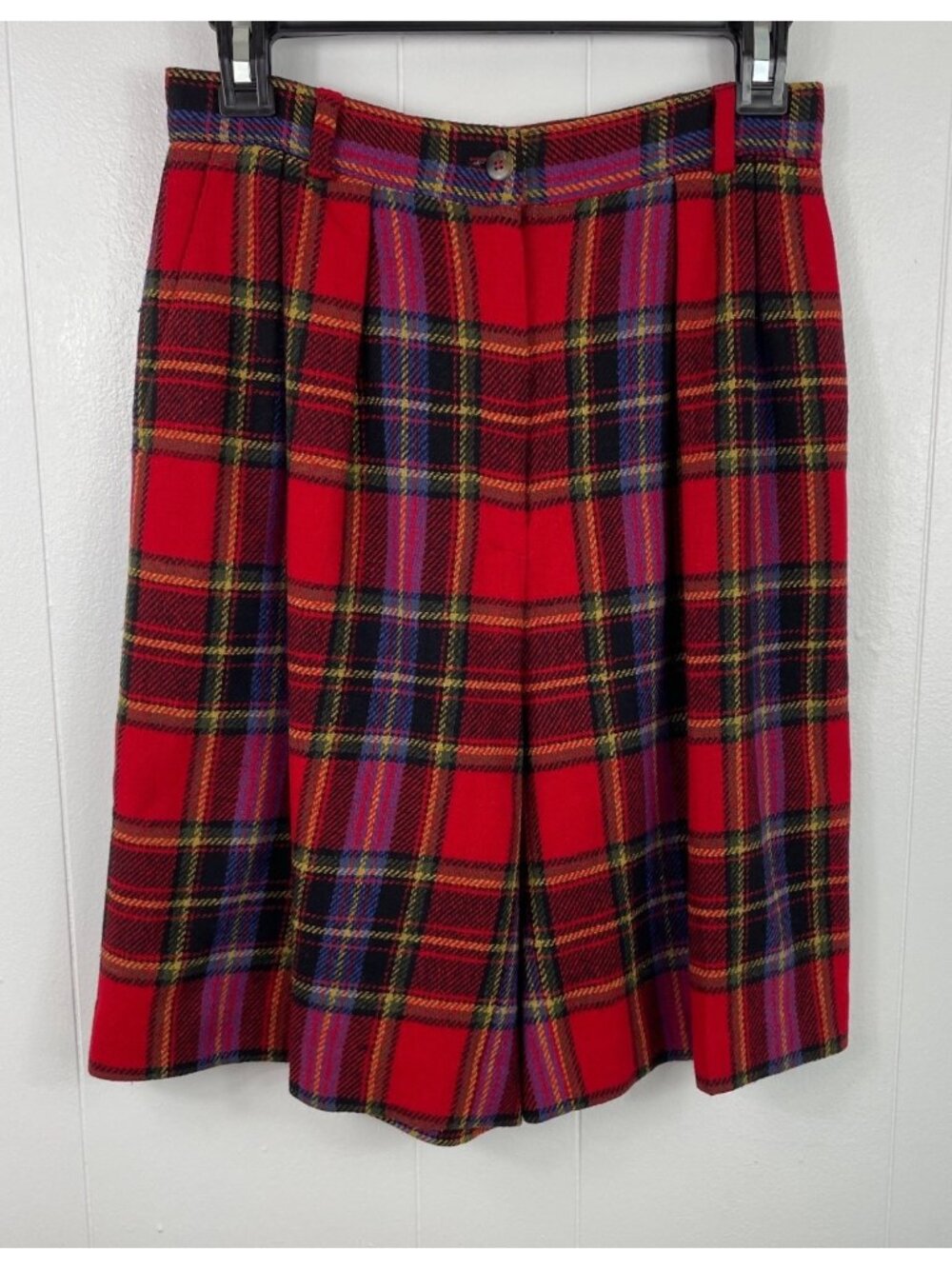 Susan Bristol Red Plaid Wool Blend Pleated Shorts Womens Size 6 Vintage